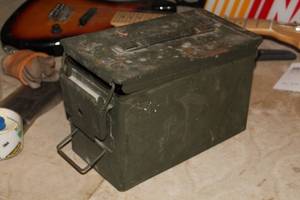 lot 423 image: 100 CRTG .50 CAL Ammo Box