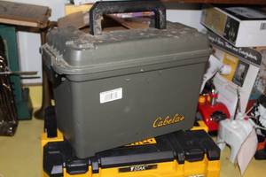 lot 427 image: Cabelas Ammo Case