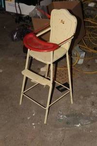 lot 430 image: Vintage Amsco Childrens Metal High Chair