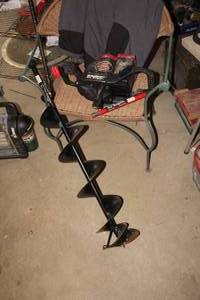 lot 435 image: Strikemaster 12000DP Electra Lazer Gas Dual Power 12V Electric Ice Auger