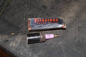 lot 835 image: Vintage Firestone E-100-F Polonium Spark Plug (in original packaging)