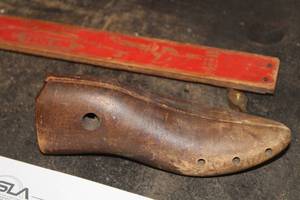 lot 844 image: Vintage Shoe Mold