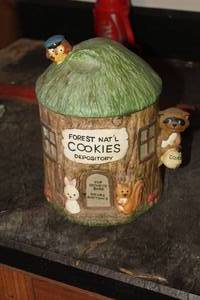 lot 856 image: Forest Natl Cookies Depository Cookie Jar