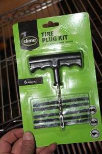 lot 716 image: Slime Tire Plug Kit 6-piece (in original packaging)