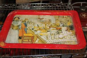 lot 711 image: Vintage Metal Serving Tray