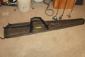 lot 684 image: Cabelas 54 Rifle Bag