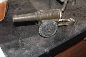 lot 677 image: Premier 9 Cast Iron Miniature Cannon