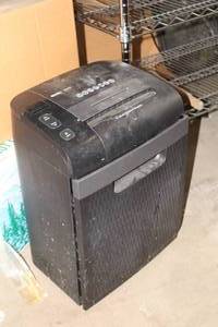 lot 882 image: Royal 16MX Crosscut Paper Shredder