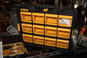 lot 809 image: DeWalt Parts Organizer 12-bin