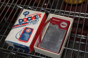 lot 725 image: Sound Design 1177 AM Pocket Radio (in original packaging)