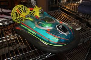 lot 746 image: Taiyo Edge 14 RC Hovercraft