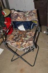 lot 818 image: Folding Camp Chair