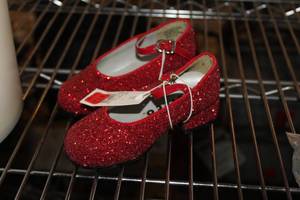lot 731 image: Childrens Glitter Shoes Size 7-12