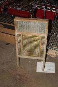 lot 816 image: Vintage Wooden Wash Board