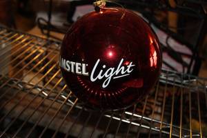 lot 750 image: 7 Amstel Light Orb Dcor