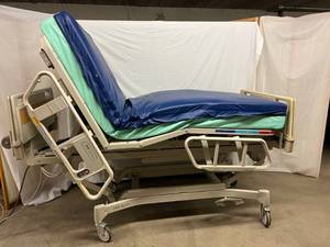 WOW MSRP $18,000 HILL ROM ADVANCE UPGRADEABLE SERIES HILOW ELECTRIC ADJUSTABLE BACKKNEE HOSPITAL BED WCHAIR POSITION BONUS ZONEAIRE SLEEP SURFACE MATTRESS - PREVENTS BED SORES SEE PDF GREAT WORKING CONDITION