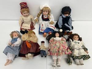 lot 54 image: Group Of Vintage Dolls