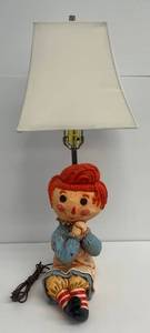lot 65 image: Vintage Raggedy Ann Ceramic Lamp