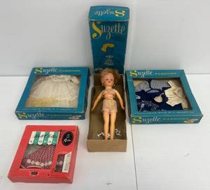 lot 88 image: Vintage 1958 Suzette Doll & Clothes In Original Boxes