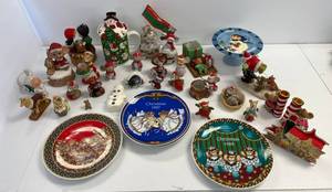 lot 105 image: Group Of Misc. Christmas And More Including Mouse Figurines