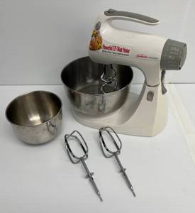 lot 177 image: Sunbeam Mixmaster 275 Watt Mixer (Works)