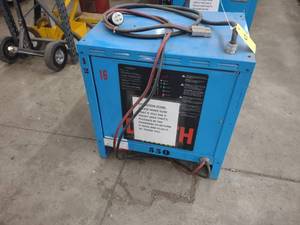 lot 5 image: Exide Model G3E-12-550 24 Volt Indu...