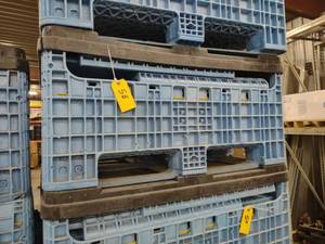 lot 58 image: Fold-Up Poly Crate, 40x48x51 With T...