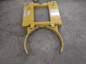 lot 66 image: Barrel Handling Attachment, 1500 lb...