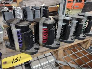 lot 151 image: (5) Machine Vibration Isolating Pad...