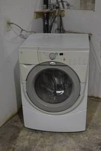 lot 20 image: Whirlpool Duet Frontload Washing Machine