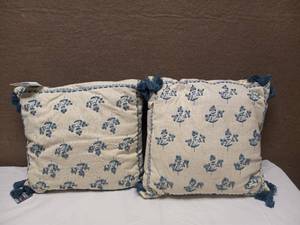 MATCHING BETTER HOMES & GARDENS THROW PILLOWS