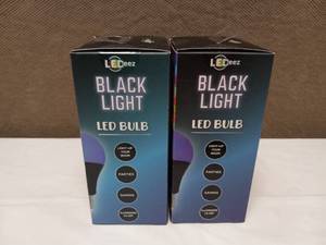 (2) LEDEEZ BLACK LIGHT BULBS