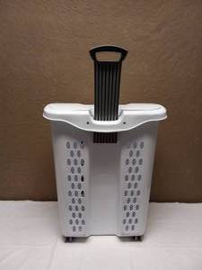 STERILITE ULTRA WHEELED HAMPER