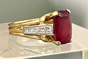 lot 18 image: 14k 5.99 Carat Rubelite Ring with Diamonds