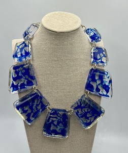 lot 13 image: Fun Lucite Necklace