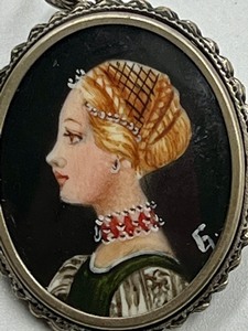 lot 7 image: Sterling (800) Hand Painted Portrait Brooch - Pendant