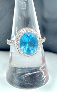 lot 8 image: Beautiful Sterling and Topaz Ring