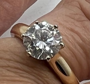 lot 2 image: 14k Gold and Diamond Solitaire Ring