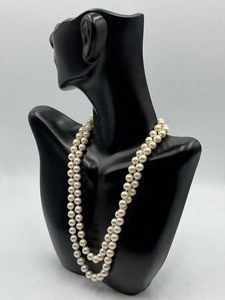 lot 25 image: Beautiful Strand of Pearls with 14k Clasp