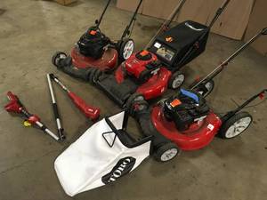 Mix lot of Lawn Mowers, Customer Returns - Review all pictures