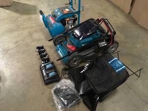 Makita Compressor, Open box -Review all pictures