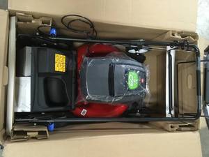 lot 37 image: Toro 21 in. Recycler SmartStow 60-Volt Lithium-Ion Brushless Cordless Battery Walk Behind Mower RWD 5.0 Ah w Battery&Charger- Open Box - Review all pictures