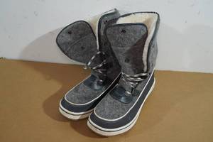 Time and Tru Boots - Womens 9