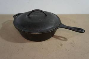 Lodge 8 Quart Cast Iron Skillet
