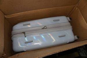 NEW American Tourister 21 Hardside Spinner Carry-On