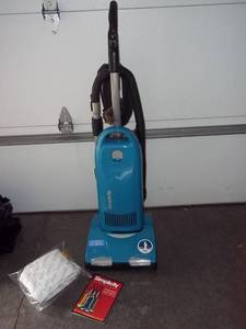 lot 25 image: Simplicity Synchrony Vacuum With Ba...