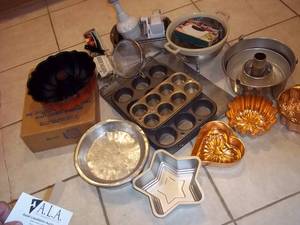 lot 62 image: Baking Lot (Cake Molds, Baking Pans...