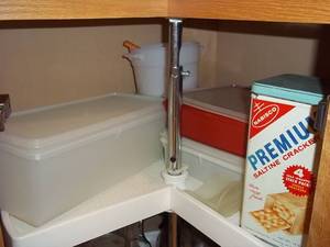 lot 63 image: Vintage Tupperware, Ball Canning Ja...