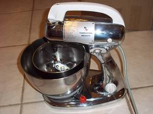 lot 65 image: Hamilton Beach Mixer With Bowls and...