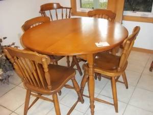 lot 72 image: Vintage Wood Table and 6 Chair Set ...